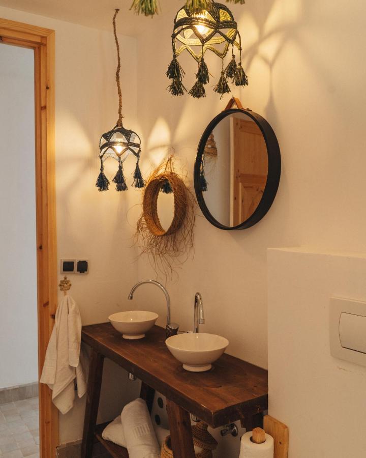 Blue Waves Boutique Hostel Tamraght Dış mekan fotoğraf