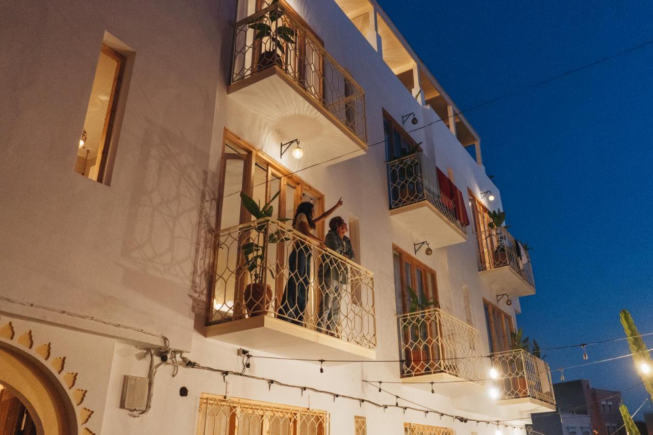 Blue Waves Boutique Hostel Tamraght Dış mekan fotoğraf